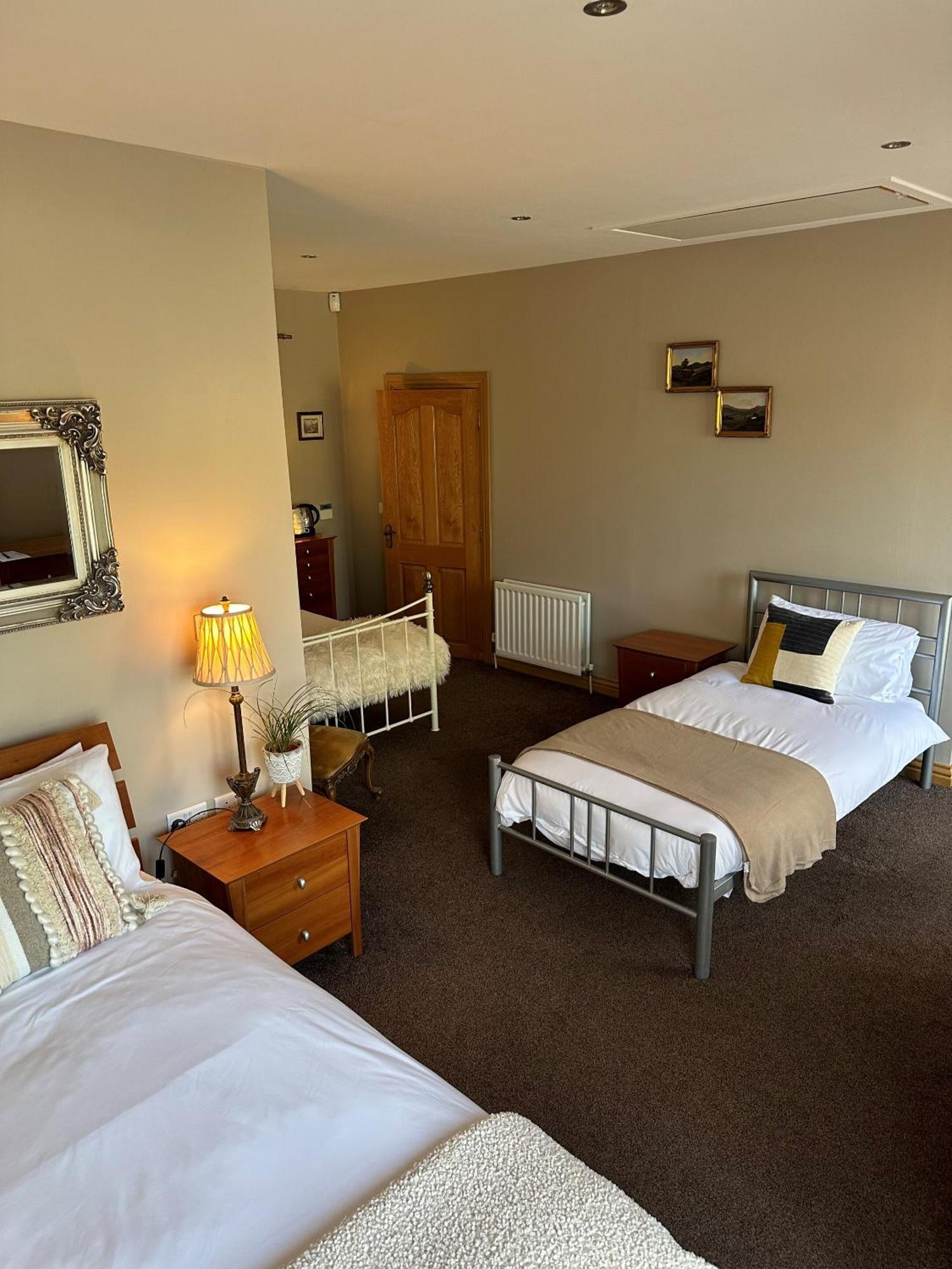 Dunhill Cottage B&B Hillsborough Exteriör bild